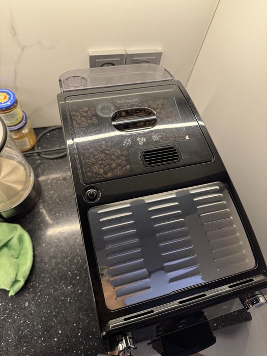 Кофемашина DeLonghi autentica
