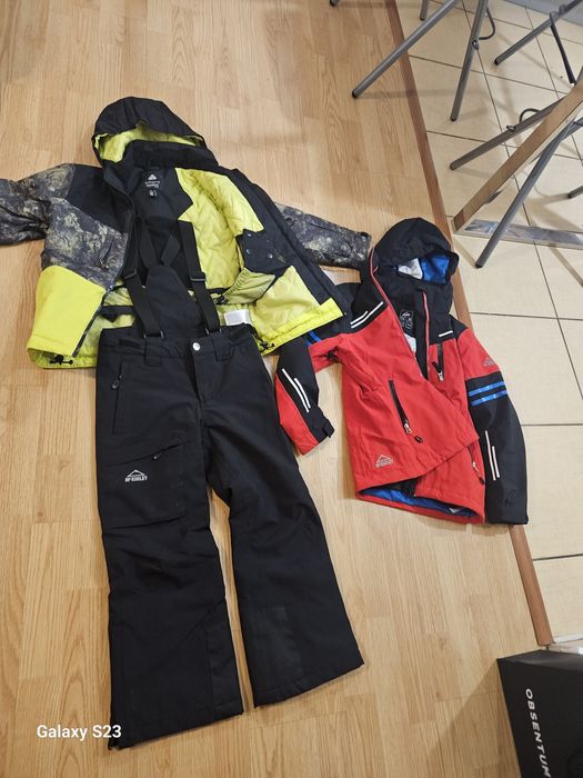 Costum Ski Waterproof. 8 ani .300 lei