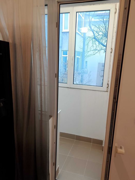 Дава се под наем Двустаен апартамент в Варна, Център - 55 кв.м за 561 € - Снимка #4