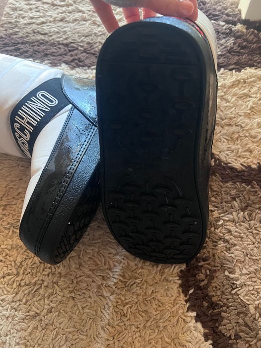 Апрески Moschino