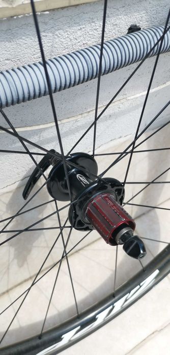 леки шосейни карбонови капли ZIPP 303 Firecrest Tubular rim brake