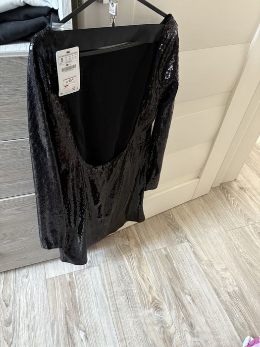 Rochie neagra din paiete,marime S,Stadivarius,noua cu eticheta