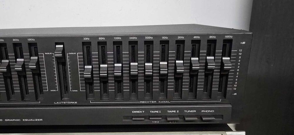 Egalizator 10 benzi Universul,mufe DIN