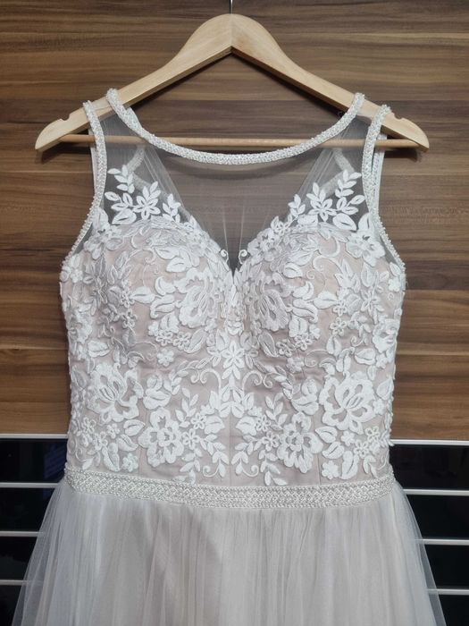 Rochie mireasa.din voal.oferta .