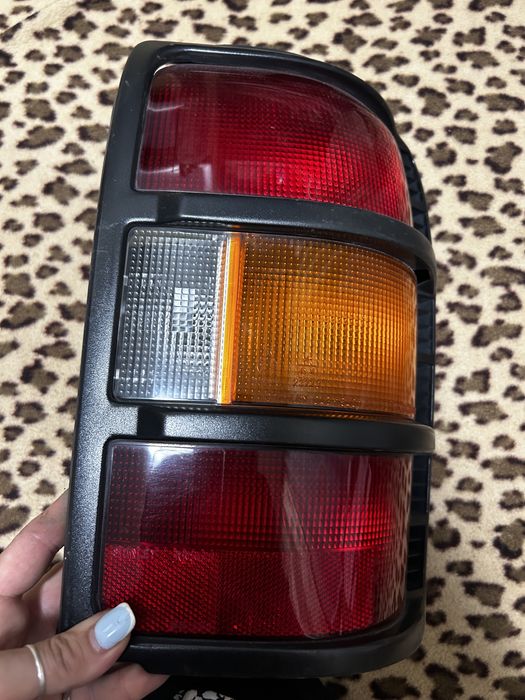 Фары задние  на паджеро 1996