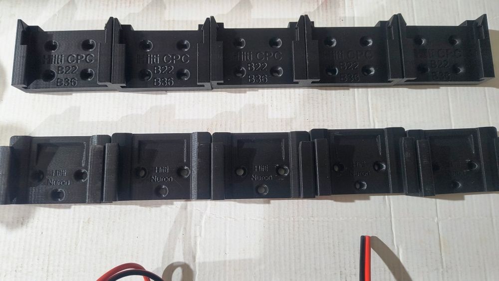 Адаптери и стойки за батерии Hilti