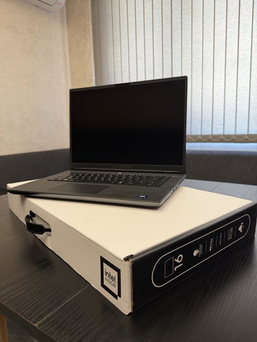 Alienware m16 r2 | Intel Ultra 9 | Nvidia 4070 8GB | 1 TB