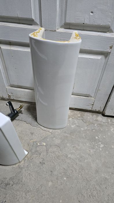 Раковина айна бірге сатылады