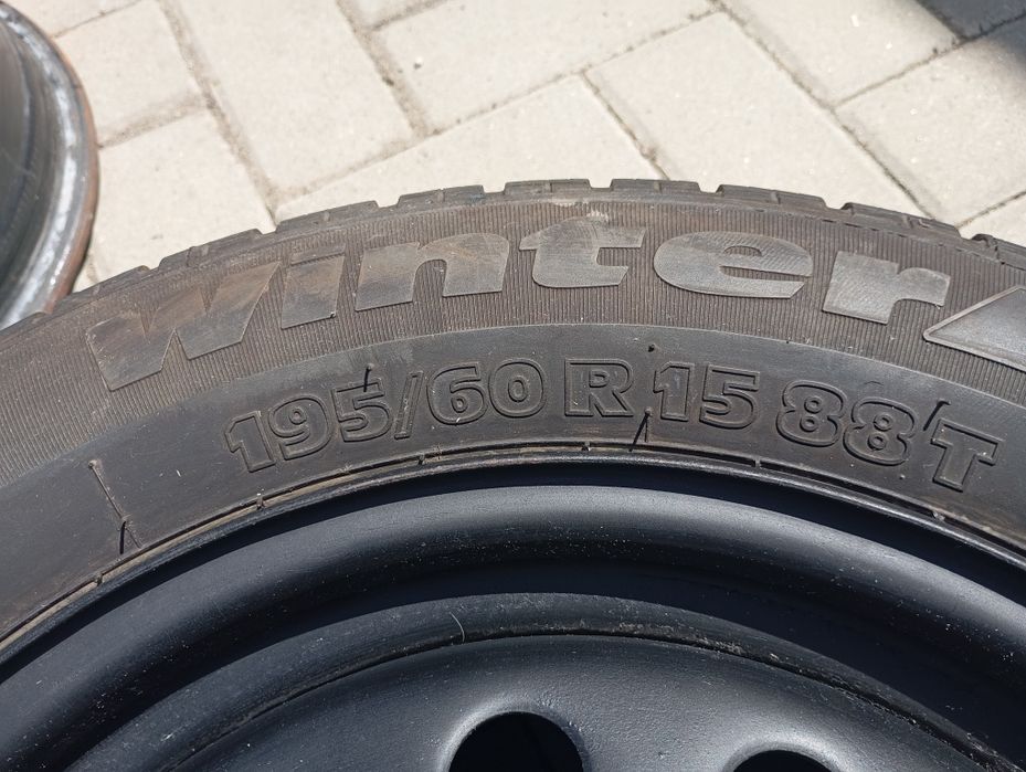 Jante tabla Ford 15 R 4 prezoane  + doua  anvelope TIGAR (195/60 R 15)