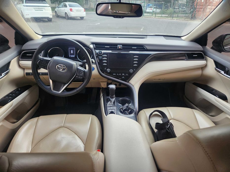 Toyota Camry Gibrid 2021
