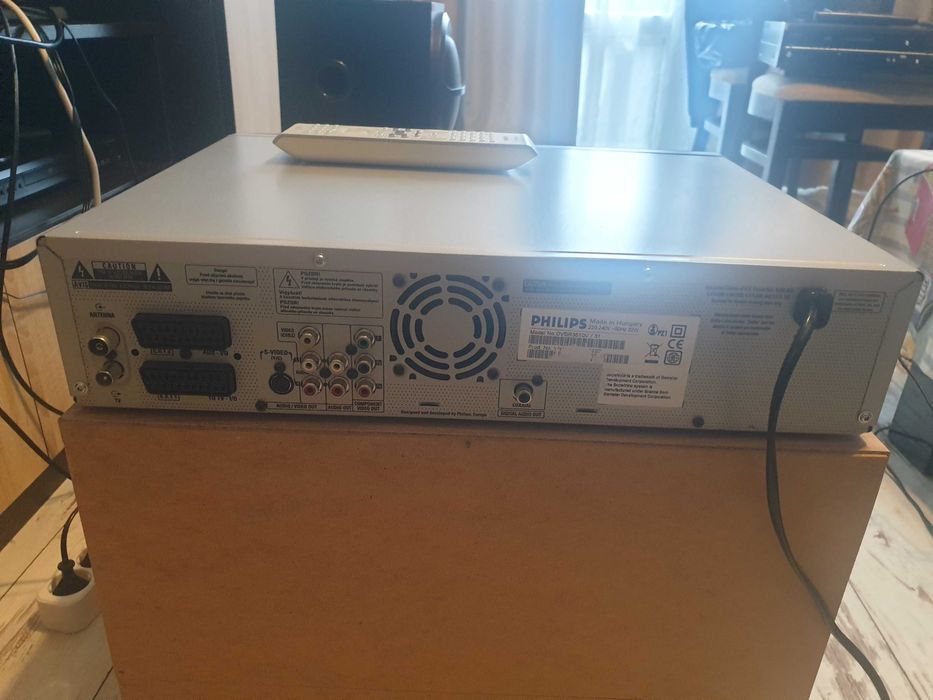 Двустранен Рекордер VHS-DVD PHILIPS DVDR - 3510V!