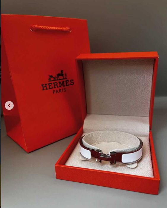 Hermes Гривнаи и Пръстен