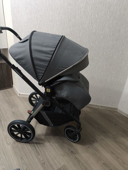 Продам детскую коляску 2в1