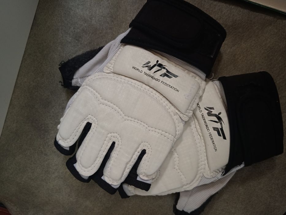 Продам перчатки для рук/ног