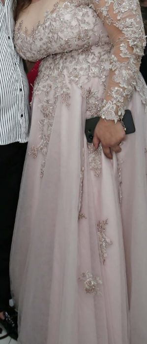 Vând rochie de nașa