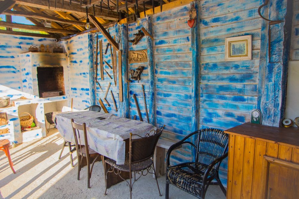 Inchiriez pensiune calimanesti caciulata 4 camere lac pescuit