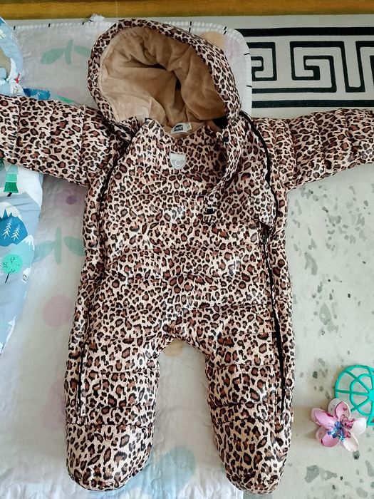 Продам детские комбинезоны