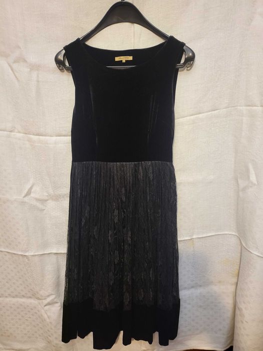 De vânzare rochie petrecere