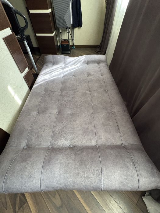 *Срочно продаю новый диван*