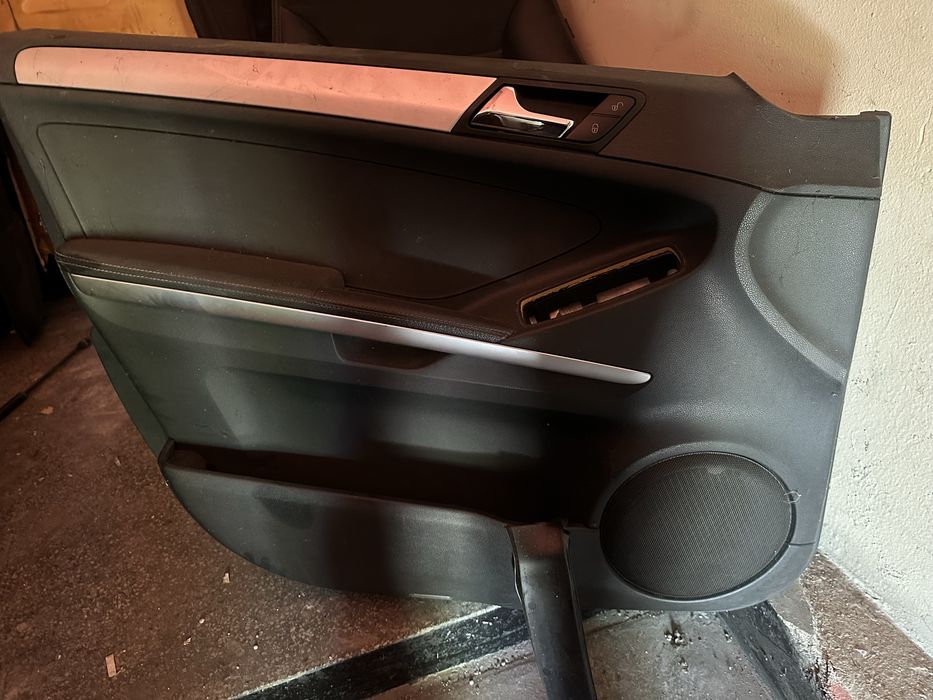 Кожени седалки - Мерцедес МЛ 2009г.