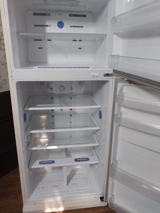 Холодильник Samsung