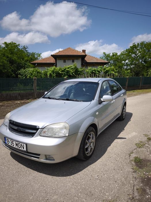 Vand Chevrolet Lacetti 1.6 Benzină – 2007 – Unic proprietar
Vând Chevrolet Lacetti, an fabricație 2007, motorizare 1.6 benzină, 109
