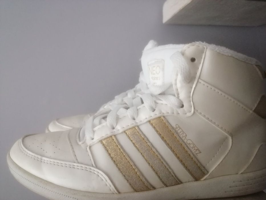 Топли обувки Adidas с много мека подплата