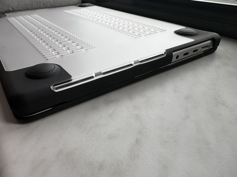 Carcasa Hardshell, INVZI, pentru MacBook Pro 14 Inch, Negru