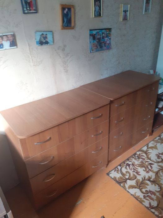Продам два комода.
