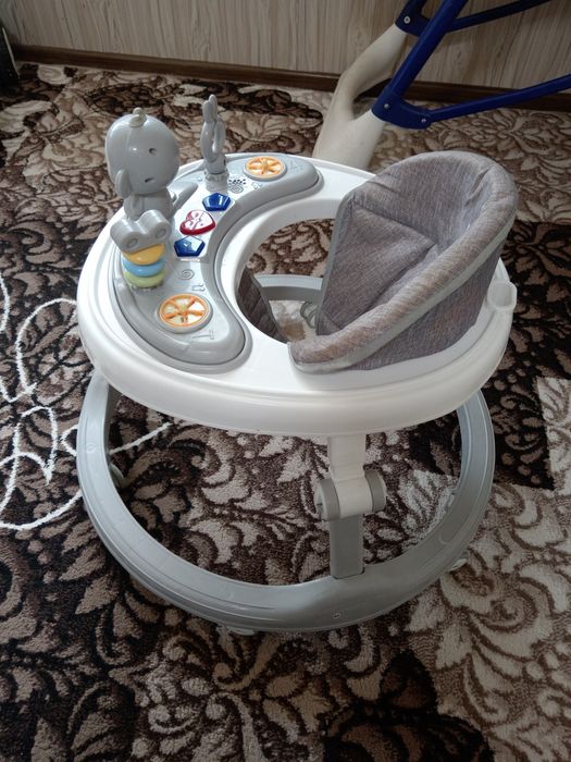 Продам детский ходунок. Ходунок сотилади.