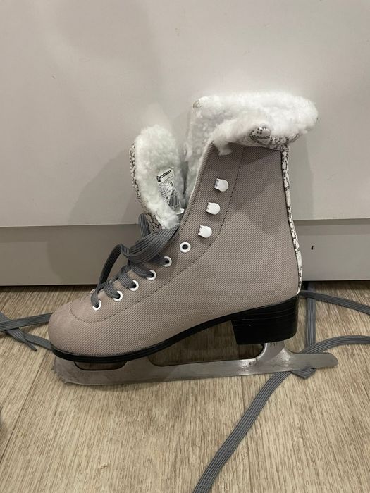 Детские коньки продам