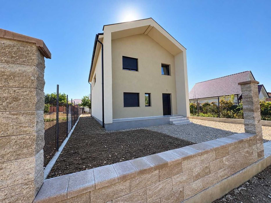 Proprietar Vand Casa TERMO PASIVA locuinta capabila sa fnct. independe