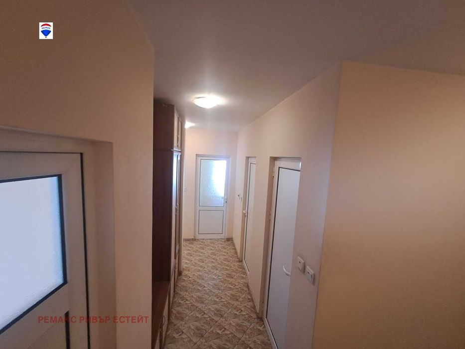 Дава се под наем Тристаен апартамент в Русе, Хъшове - 100 кв.м за 357 € - Снимка #8