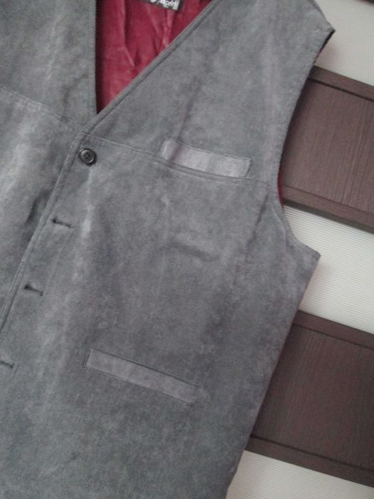 vesta gri  barbati Luigi Morini L