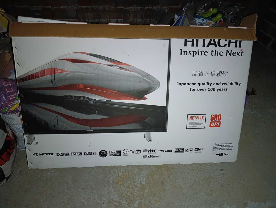 Продавам телевизор Хитачи