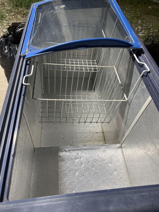 Морозильник продам