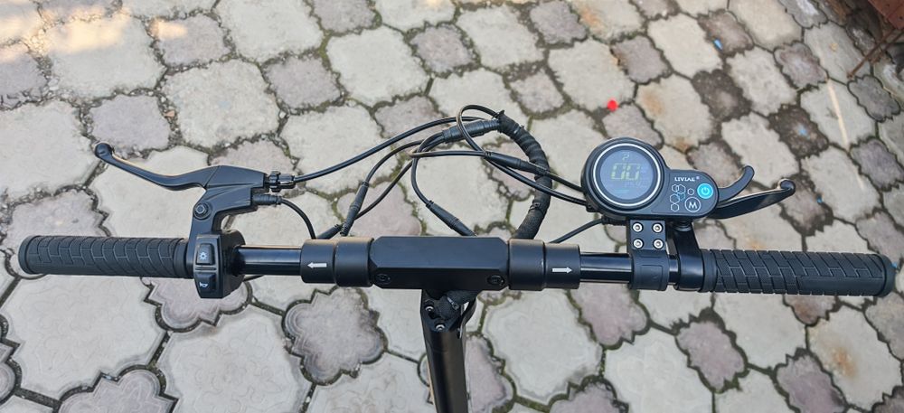 Электросамокат Boost boost-xl-max 48 v 15 a