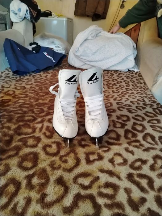 Коньки женские,детские.