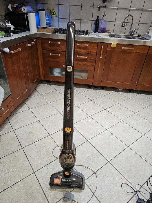 Robot aspiratoare Rowenta , electrolux functionale 110 ron