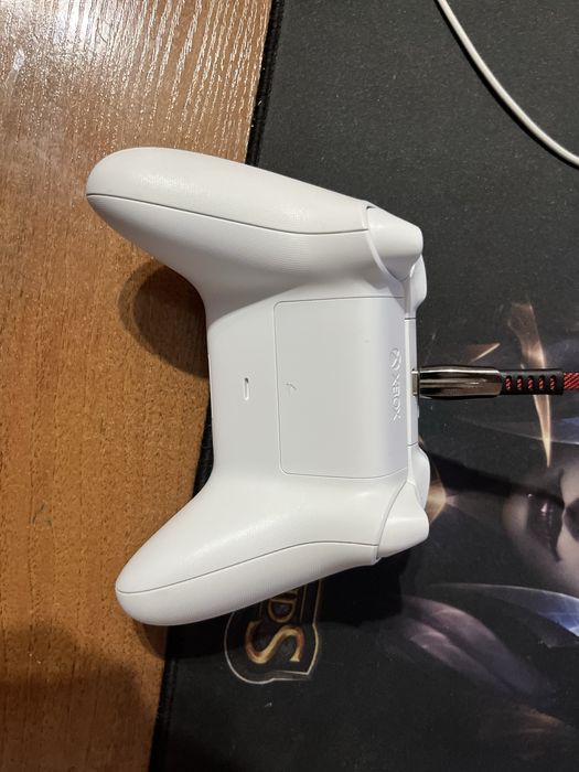 Xbox геймпад цветом robot white