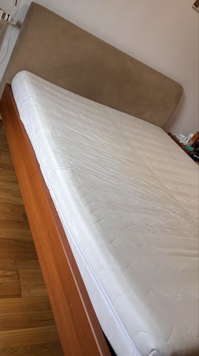Pat cu saltea (160X200)