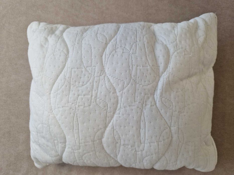Комплект бебешка възглавница и калъфки