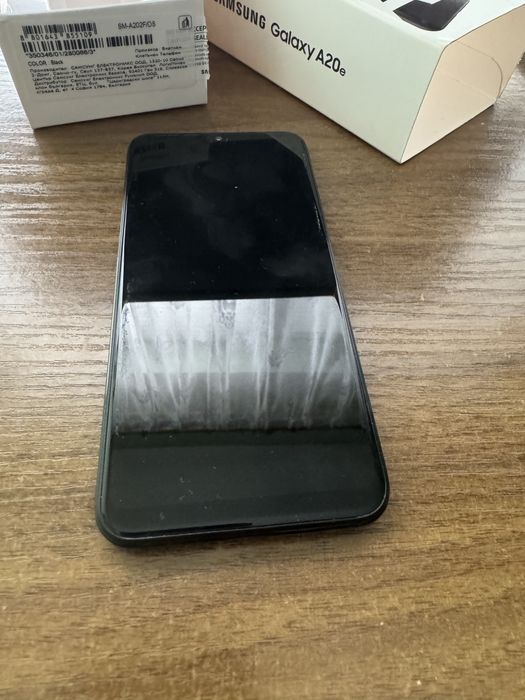 Продавам SAMSUNG Galaxy A20e
