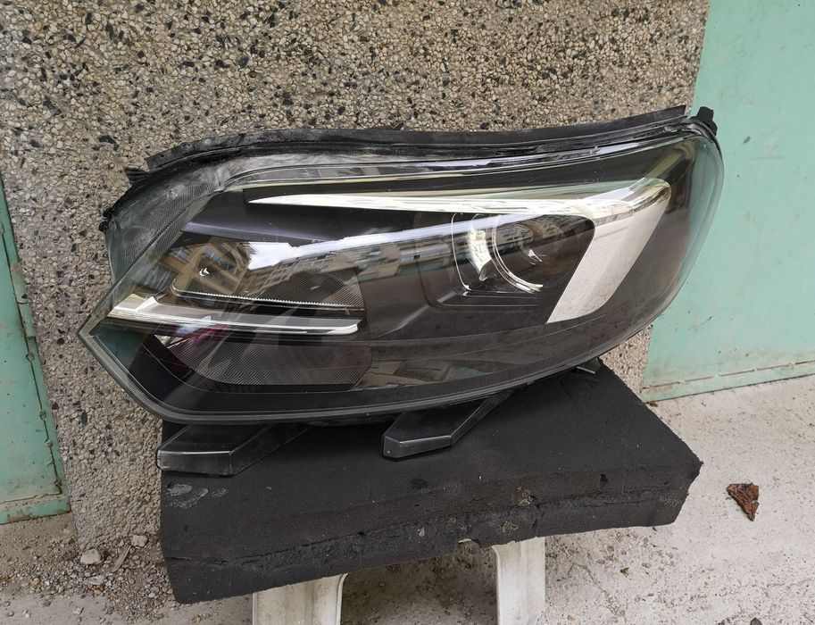 Оригинален фар  Citroen Jumpy 4  Opel Vivaro C  Zafira D Xenon