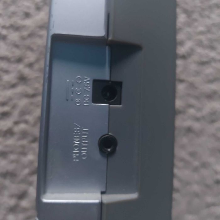 Orga Casio (pian baterii) 100 de tonuri 5 cantece demo pret negociabil