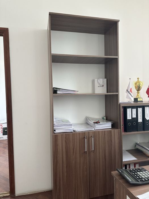 Офисной мебель.