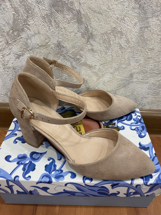 Новые женские туфли