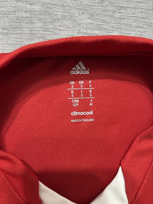 Tricou Adidas.