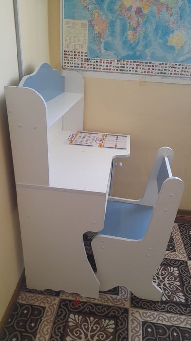 Dars stol yangi sotiladi