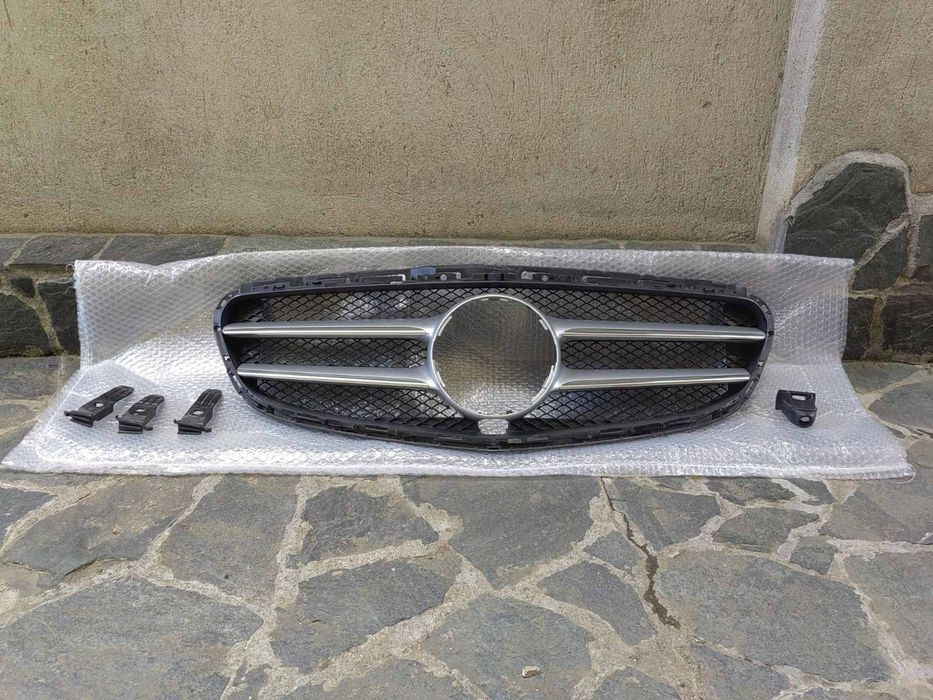 Mercedes w212 Предна решетка